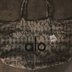 ALO Yoga Women's Gray Tote Bag